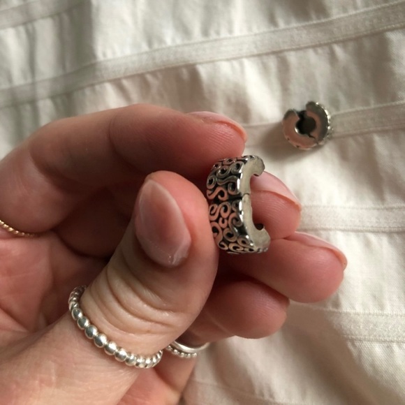 Pandora Swirl Clip Charm - Picture 3 of 5